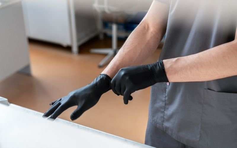 Latex Allergy Symptoms How to Recognize and Manage Reactions in 2025