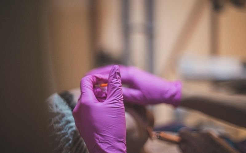 Latex Allergy Symptoms: The Hidden Exposures Many People Miss in 2025